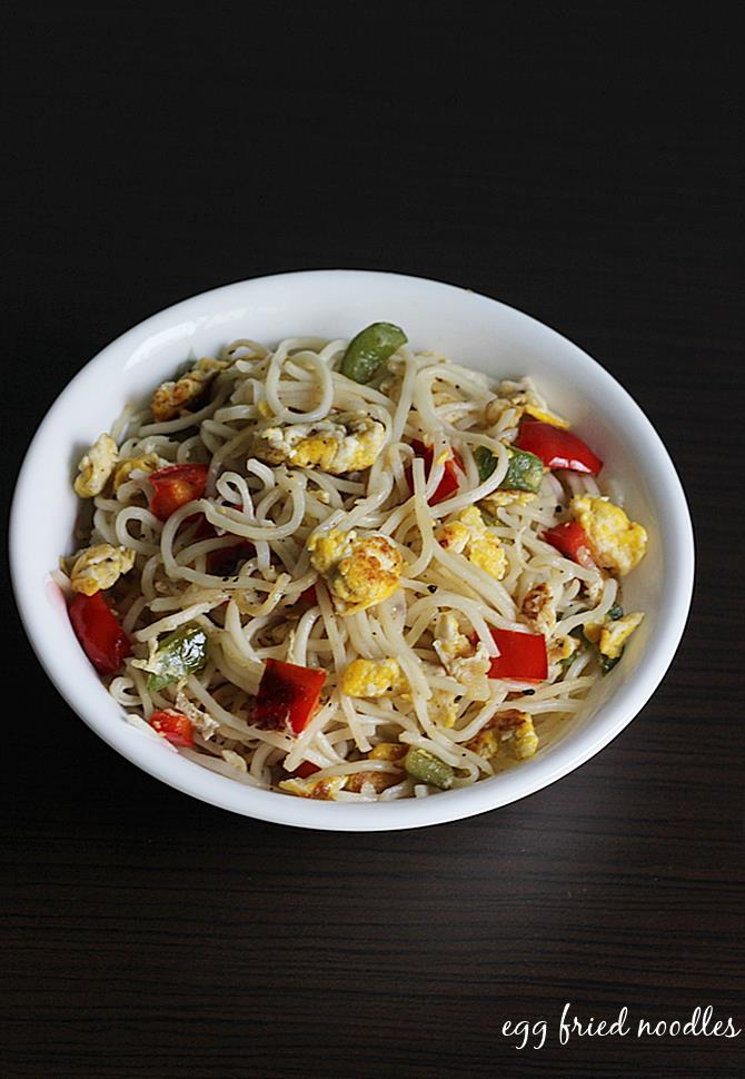 egg-noodles-recipe-how-to-make-easy-egg-noodles-in-chinese-style