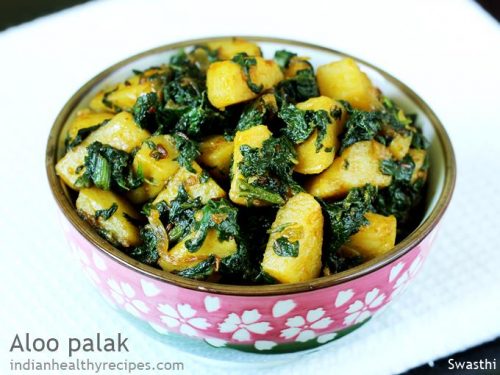 Featured image of post Steps to Make Aloo Palak Gravy Recipe In Hindi