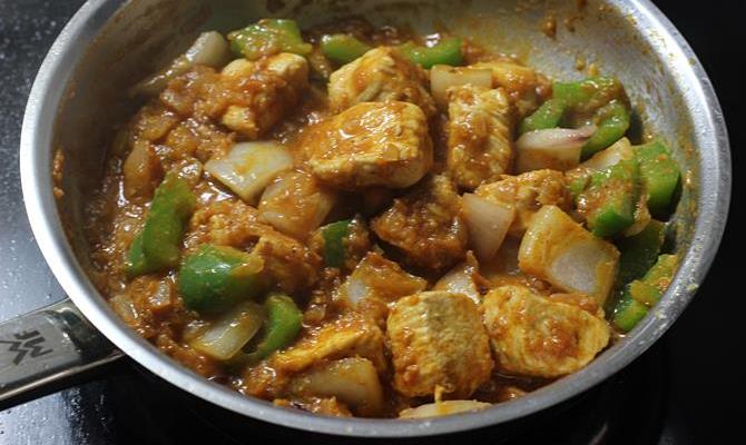 Kadai Chicken Recipe Chicken Karahi Swasthi S Recipes