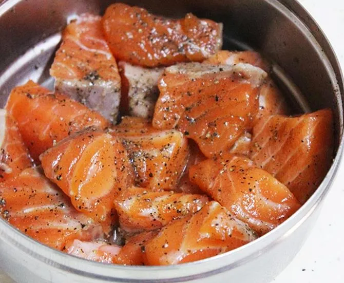 marinating fillets with sauces