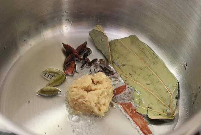 sauteing dry spices for paneer korma