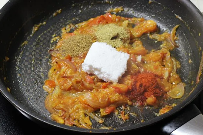addition of spice powders coconut for prawn curry recipe