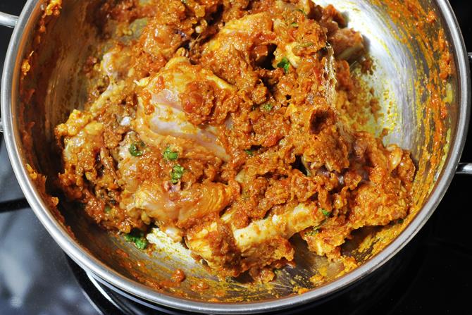 Chicken Curry Recipe How To Make Chicken Curry Swasthi S Recipes