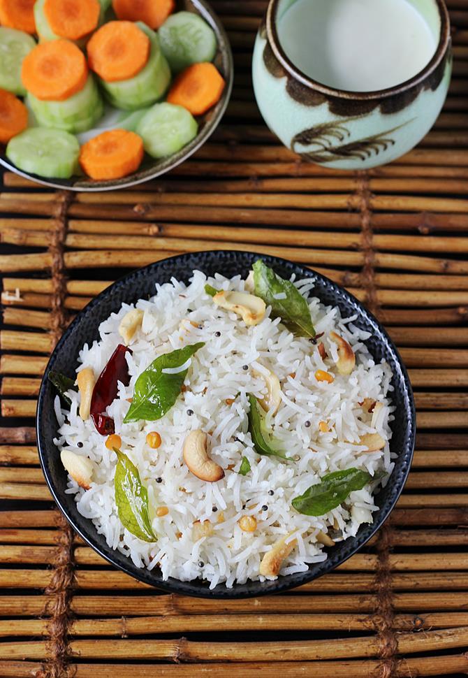 Coconut rice recipe | South Indian coconut rice recipe | Tengai sadam