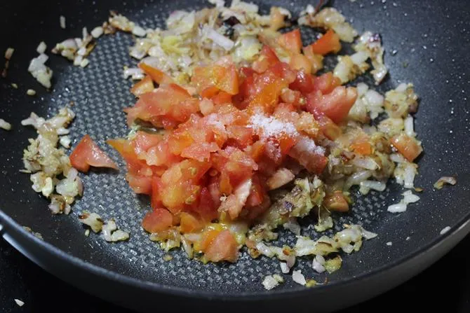 cooking tomatoes for cauliflower kurma recipe