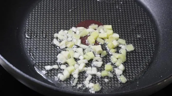 frying ginger garlic