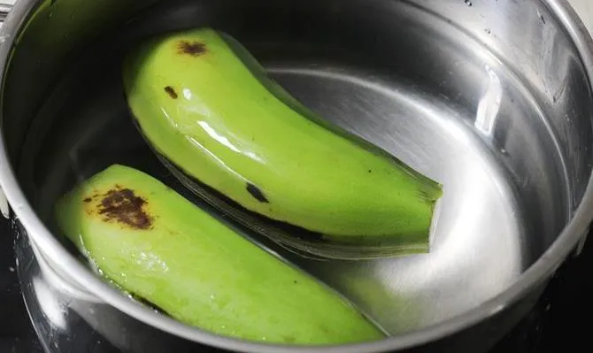 boiling green bananas