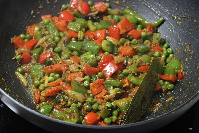 addition of water to cook veggies for capsicum pulao