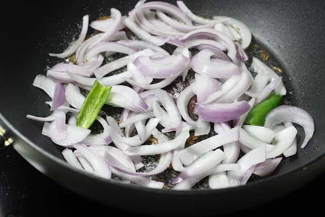 addition of chili onion for paneer jalfrezi recipe