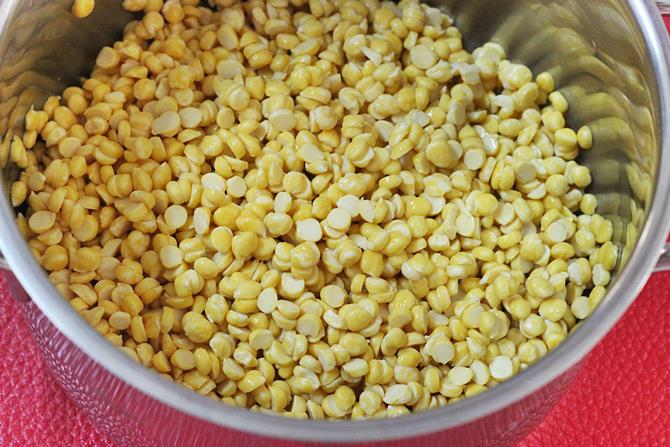 soaking dal for chana dal vada