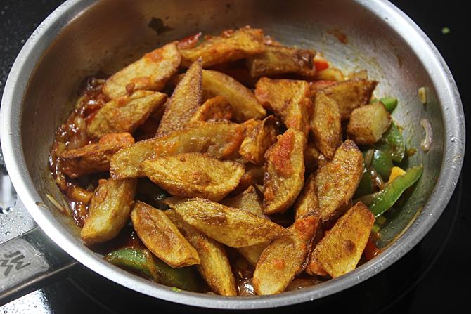 Chilli Potato Recipe  Chilli Aloo    Swasthi s Recipes - 70