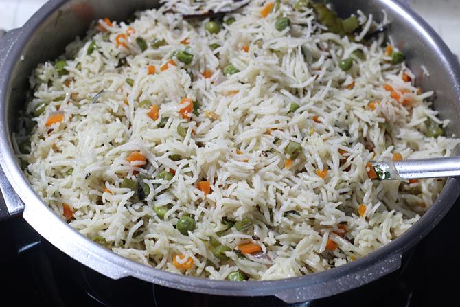 How many whistles for pulao in pressure cooker