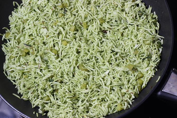 Palak Rice Recipe  Spinach Rice    Swasthi s Recipes - 43