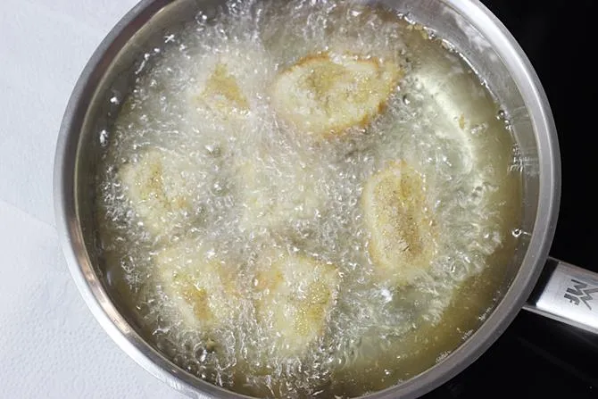 frying breaded chicken nuggets in oil