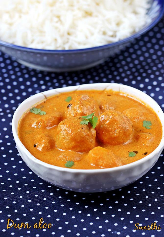 Dum Aloo Recipe | Restaurant Style Punjabi Dum Aloo Curry Recipe