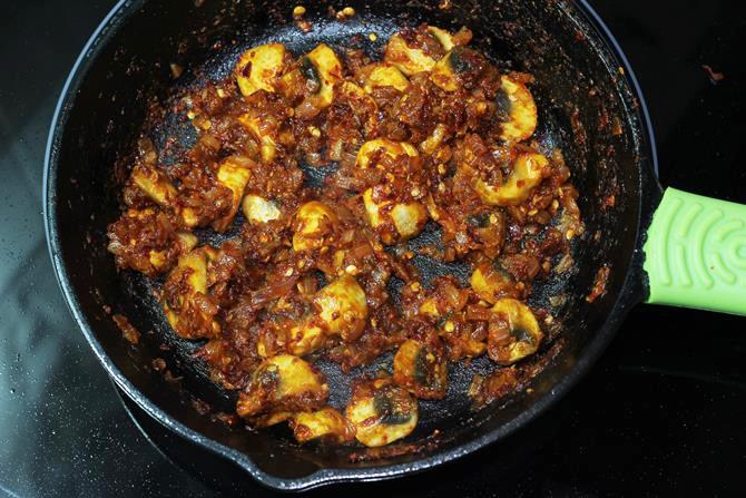 Garlic mushroom recipe | Spicy hot Indian garlic mushrooms recipe