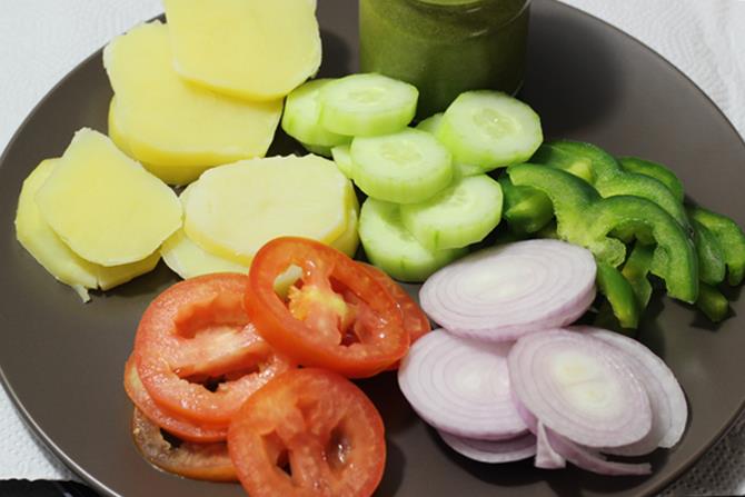 slice veggies to make veg grilled sandwich recipe