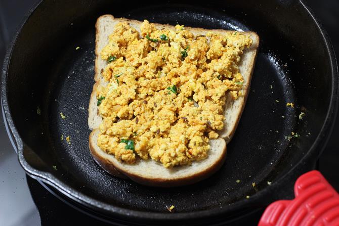 Paneer bhurji sandwich recipe in 10 mins   Tawa paneer sandwich recipe - 25