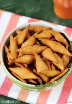 Shankarpali recipe (sweet diamond cuts) - Swasthi's Recipes