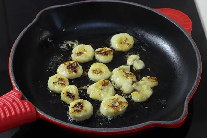 caramelized banana for eggless banana pancakes recipe