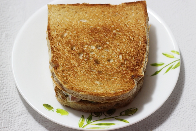 covering with a slice of bread to make mayonnaise sandwich recipe