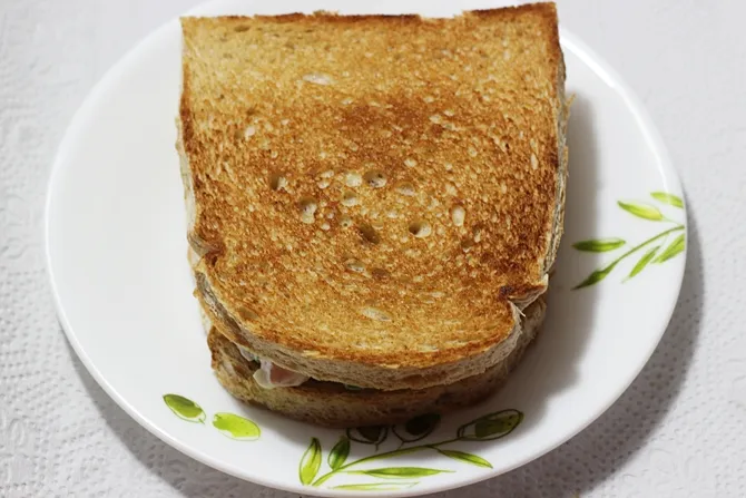 covering with a slice of bread to make mayonnaise sandwich recipe