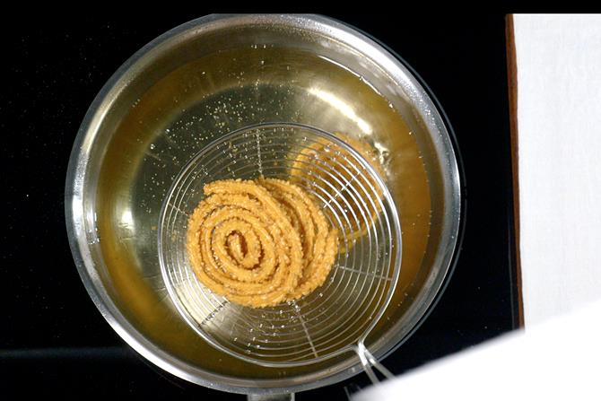 Chakli Recipe  Chakralu Recipe    Swasthi s Recipes - 69