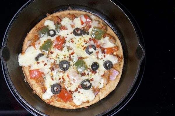 Tawa Pizza Recipe Without Yeast And Without Oven Swasthi S Recipes