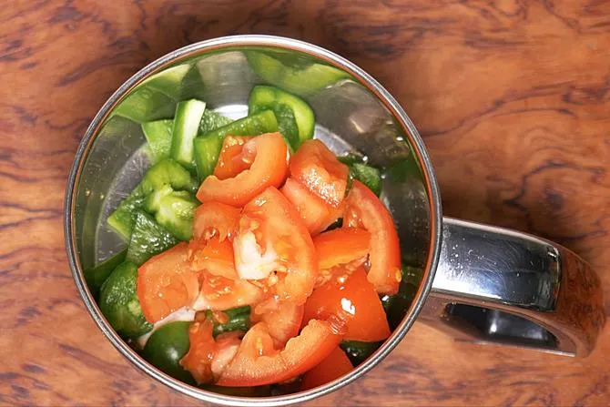 blend bell peppers and tomatoes