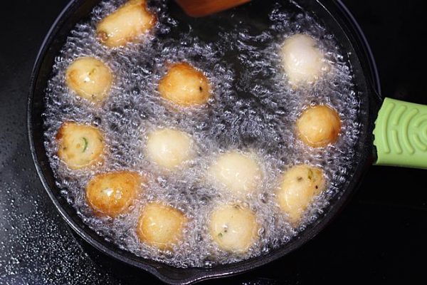 Urad dal bonda recipe | Minapappu punugulu | Andhra recipes