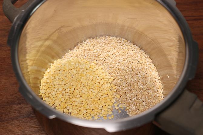 Steel cut oats khichdi | Lentil & steel cut oats recipe