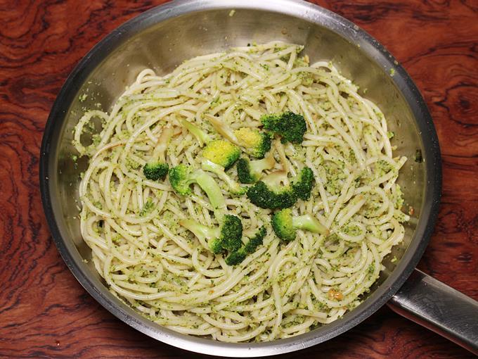 Garnish with broccoli florets