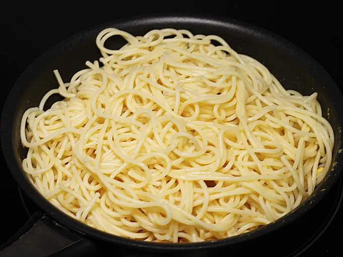 Egg spaghetti (Scrambled egg pasta) - Swasthi's Recipes