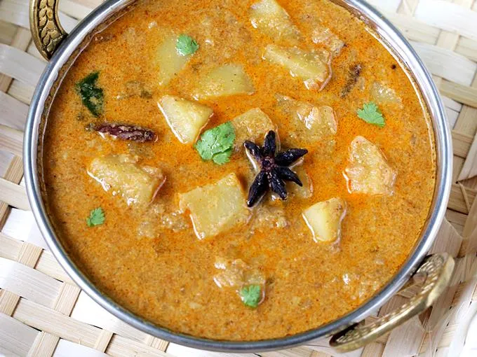 potato kurma aloo kurma