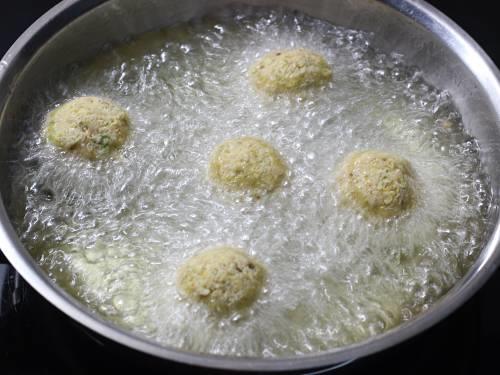 Falafel Recipe With Chickpeas   Swasthi s Recipes - 49