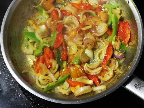 sauteed veggies for pepper mushroom