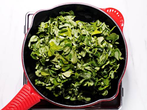 frying methi leaves