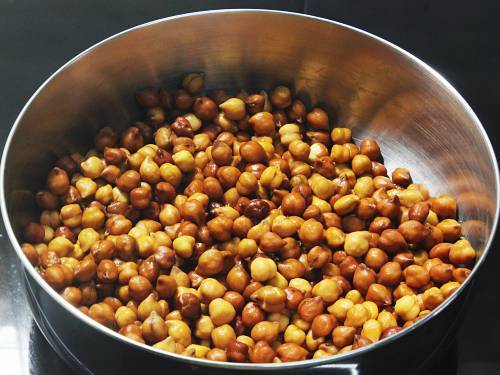 du kala chana trempé dans un bol