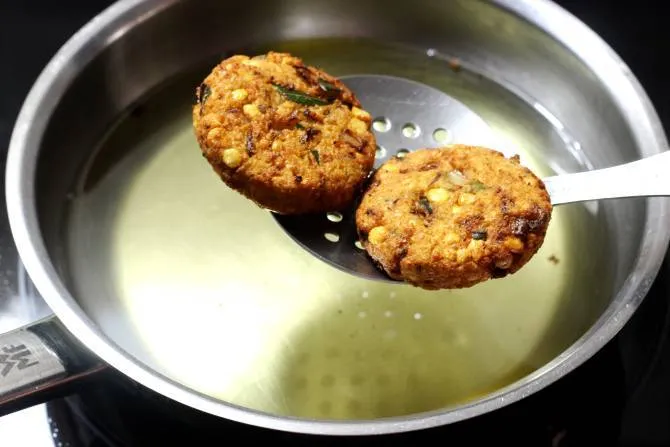 golden fried south indian chana dal vada