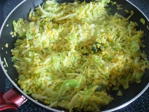 stir fry cabbage poriyal