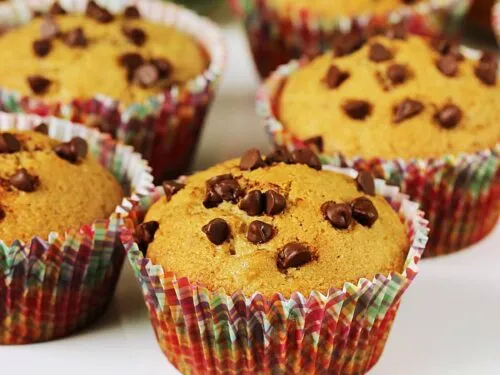 Eggless banana muffins