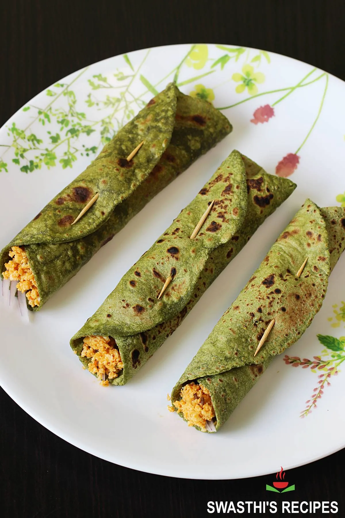 Spinach wrap with Indian cheese stuffing