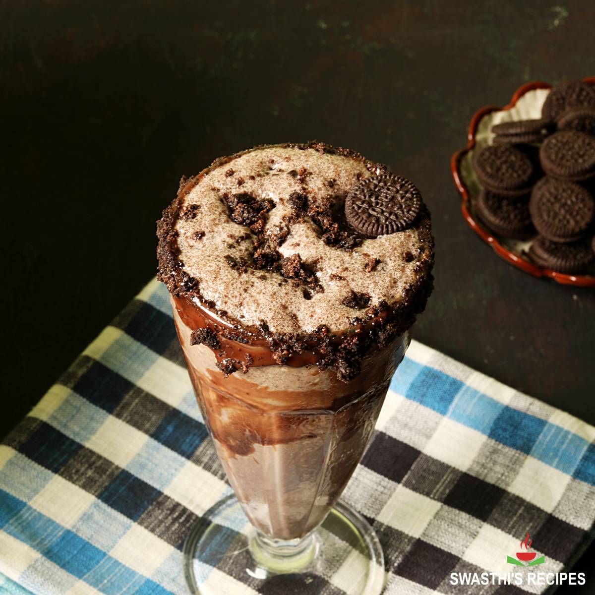 Oreo Milkshake Recipe   Swasthi s Recipes - 78