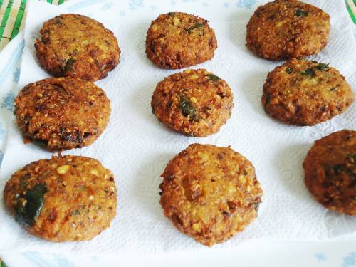 Alasanda Vada   Black Eyed Pea Fritters   Swasthi s Recipes - 37