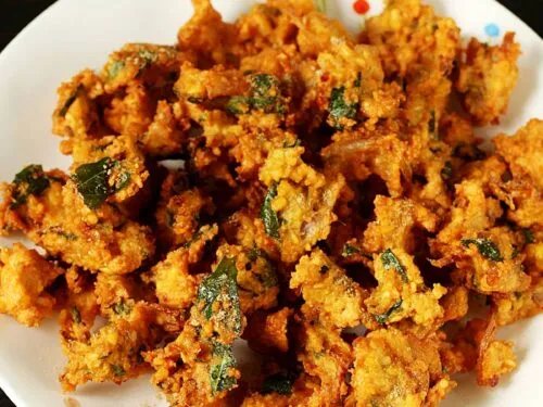 moong dal pakoda