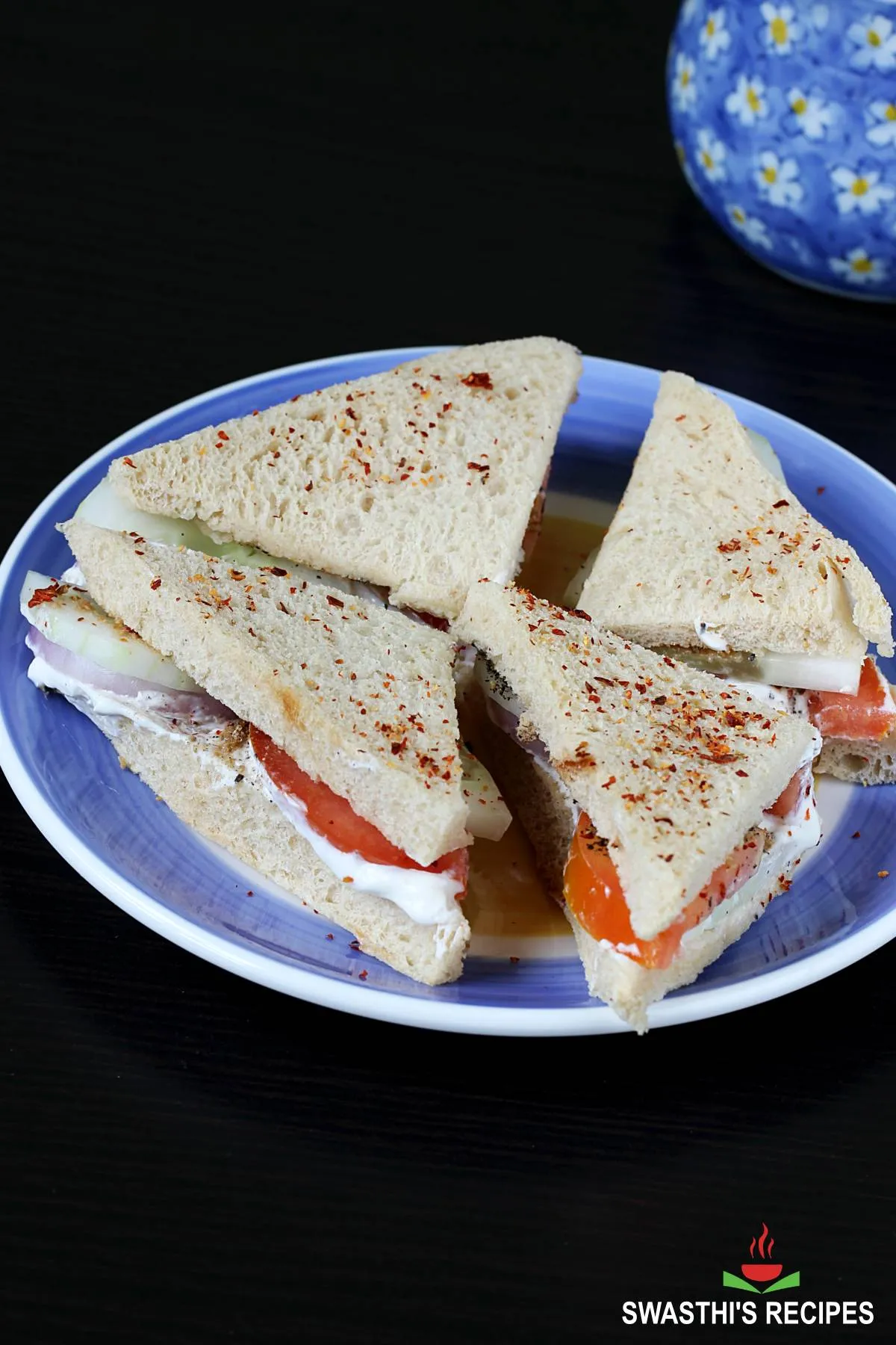 tomato cucumber sandwich