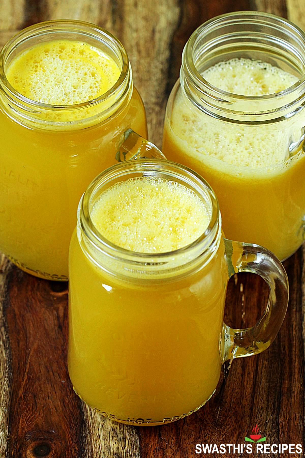 Fresh Pineapple Juice Recipe + Health Benefits (Video)