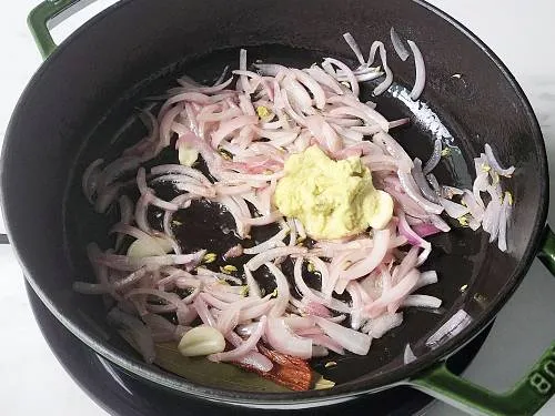 saute onions ginger and garlic