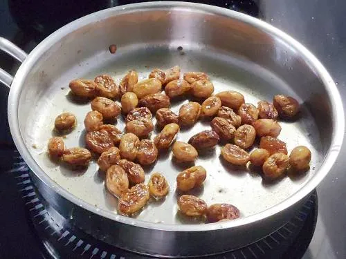 fry raisins in ghee