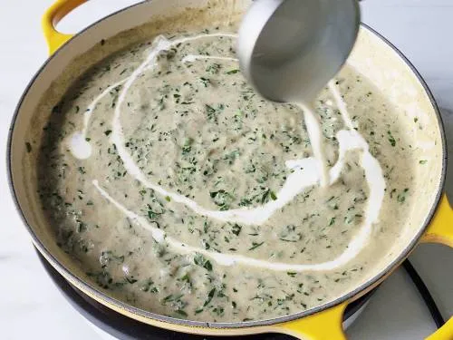 add malai to the methi matar